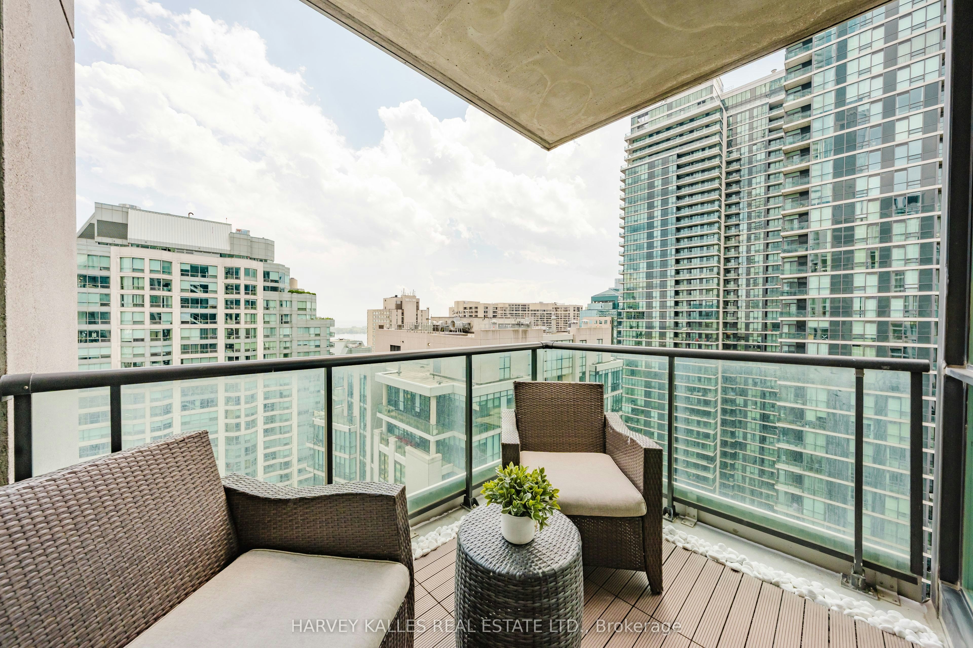 3211-16 Yonge Street, Toronto, ON, M5E 2A1 - 14