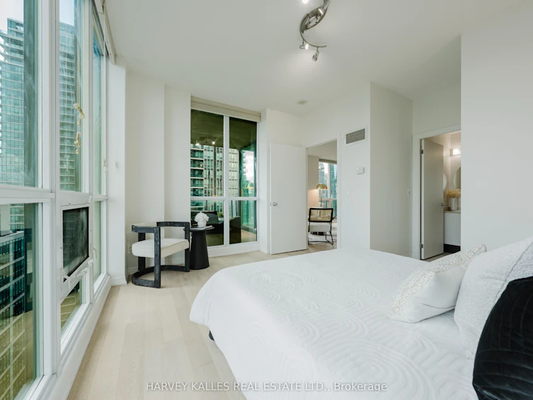 3211-16 Yonge Street, Toronto, ON, M5E 2A1 - 19