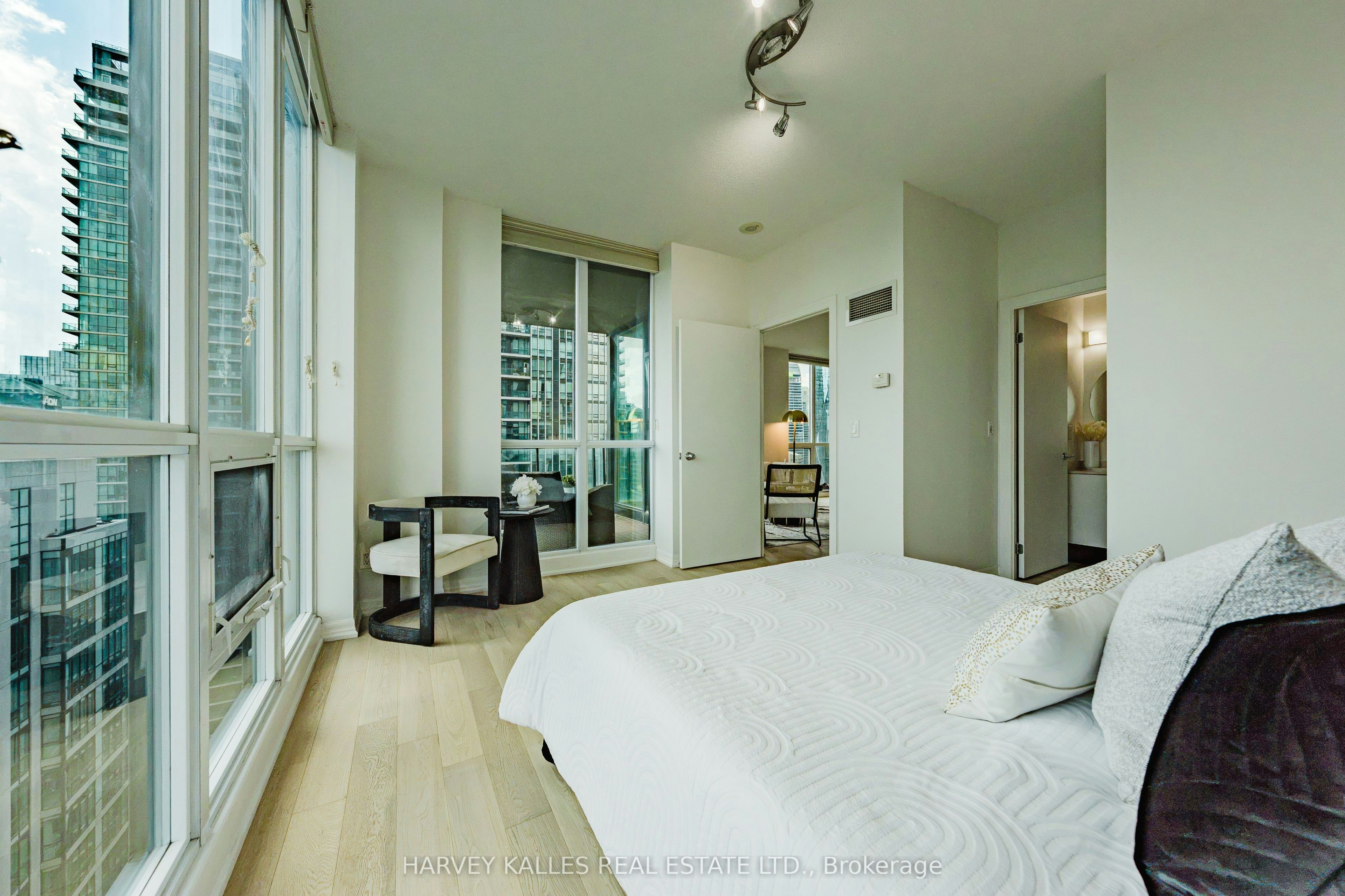 3211-16 Yonge Street, Toronto, ON, M5E 2A1 - 18
