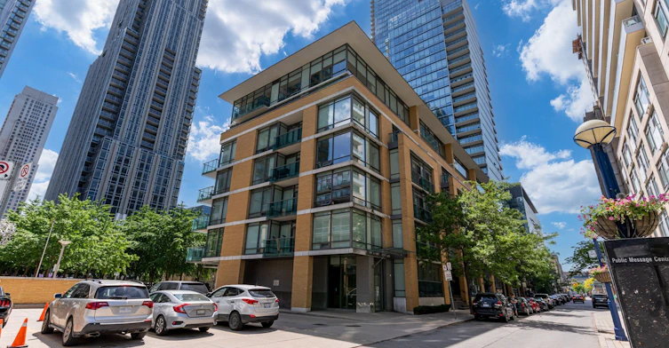 104-21 Scollard Street, Toronto, ON, M5R 1G1 - 2