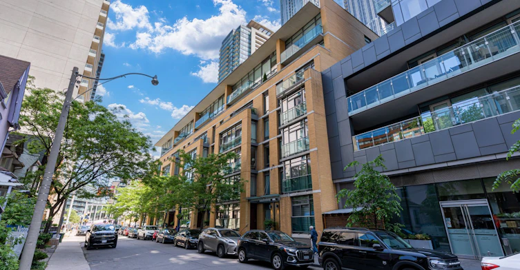 104-21 Scollard Street, Toronto, ON, M5R 1G1 - 4
