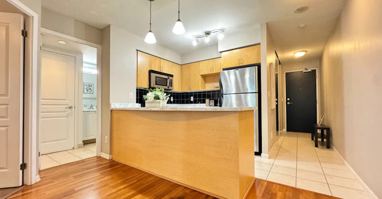 1715-18 Yonge Street, Toronto, ON, M5E 1Z8 - 6