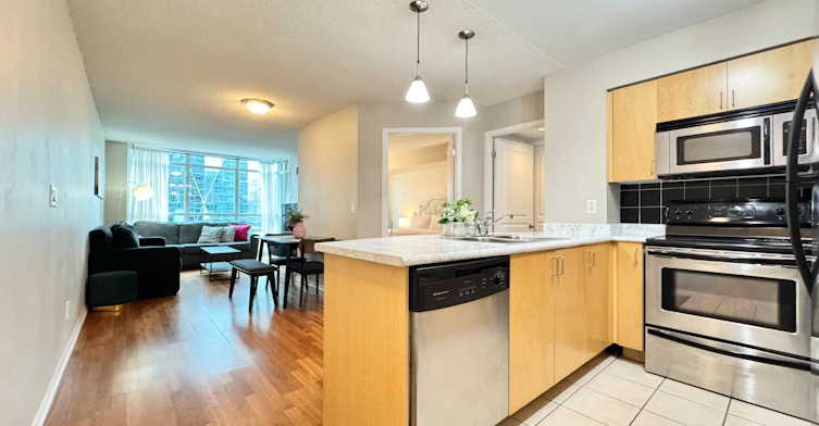 1715-18 Yonge Street, Toronto, ON, M5E 1Z8