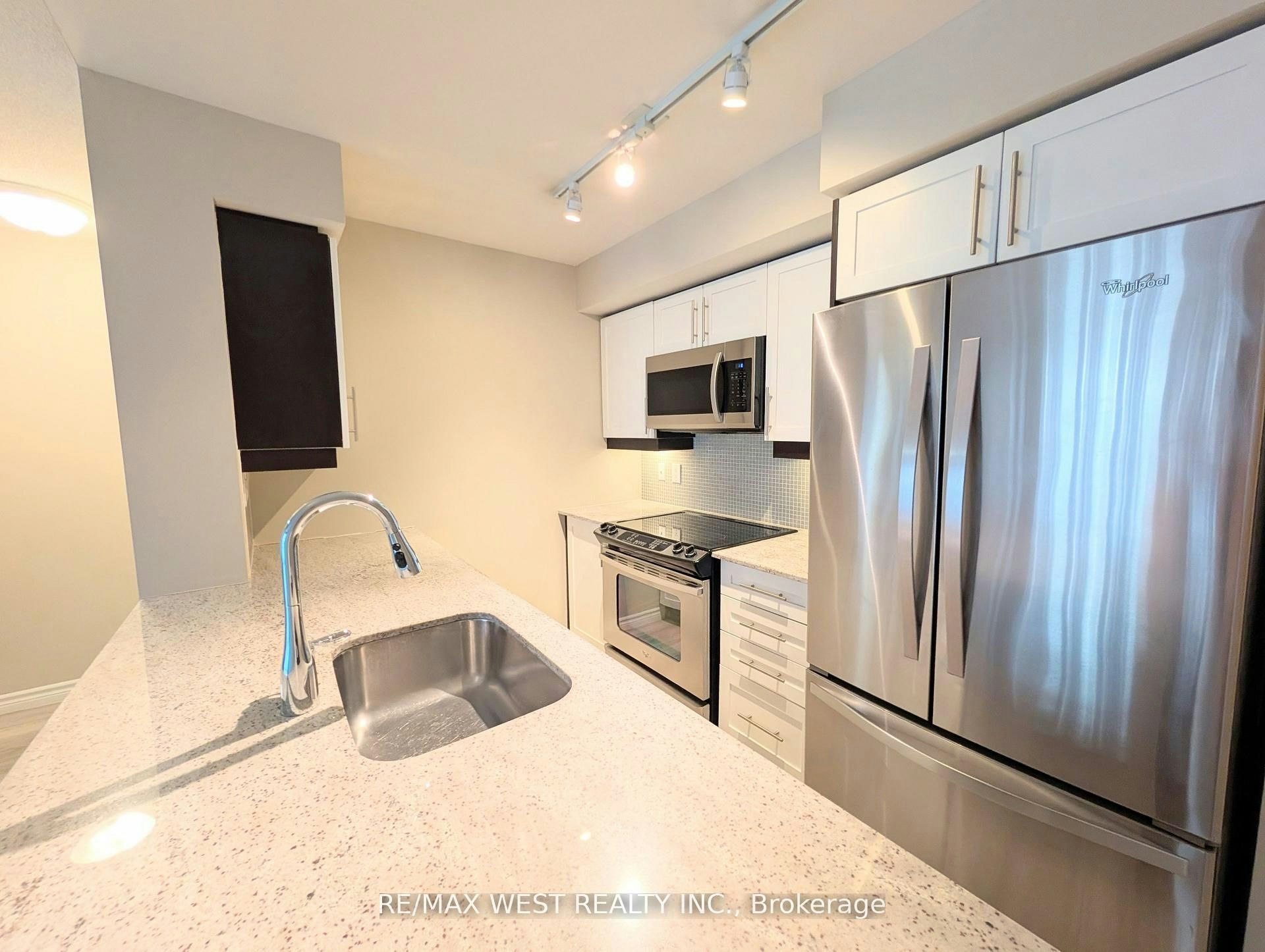 342-38 Grand Magazine Street, Toronto, ON, M5V 0B1 - 6