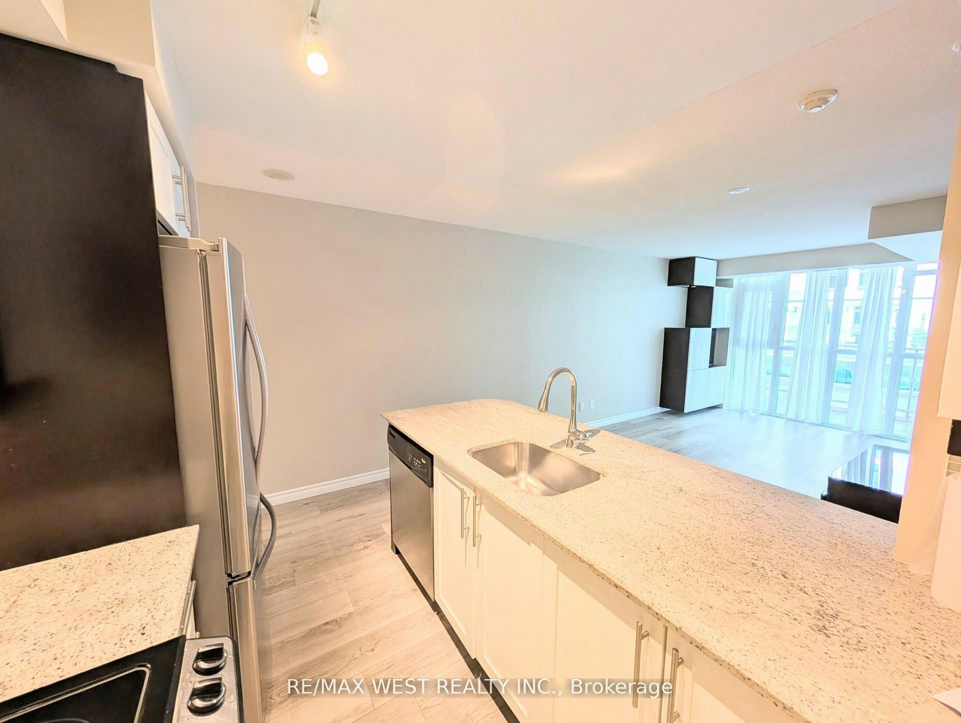 342-38 Grand Magazine Street, Toronto, ON, M5V 0B1 - 5