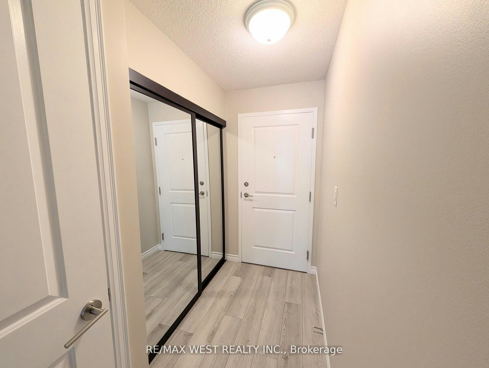 342-38 Grand Magazine Street, Toronto, ON, M5V 0B1 - 2