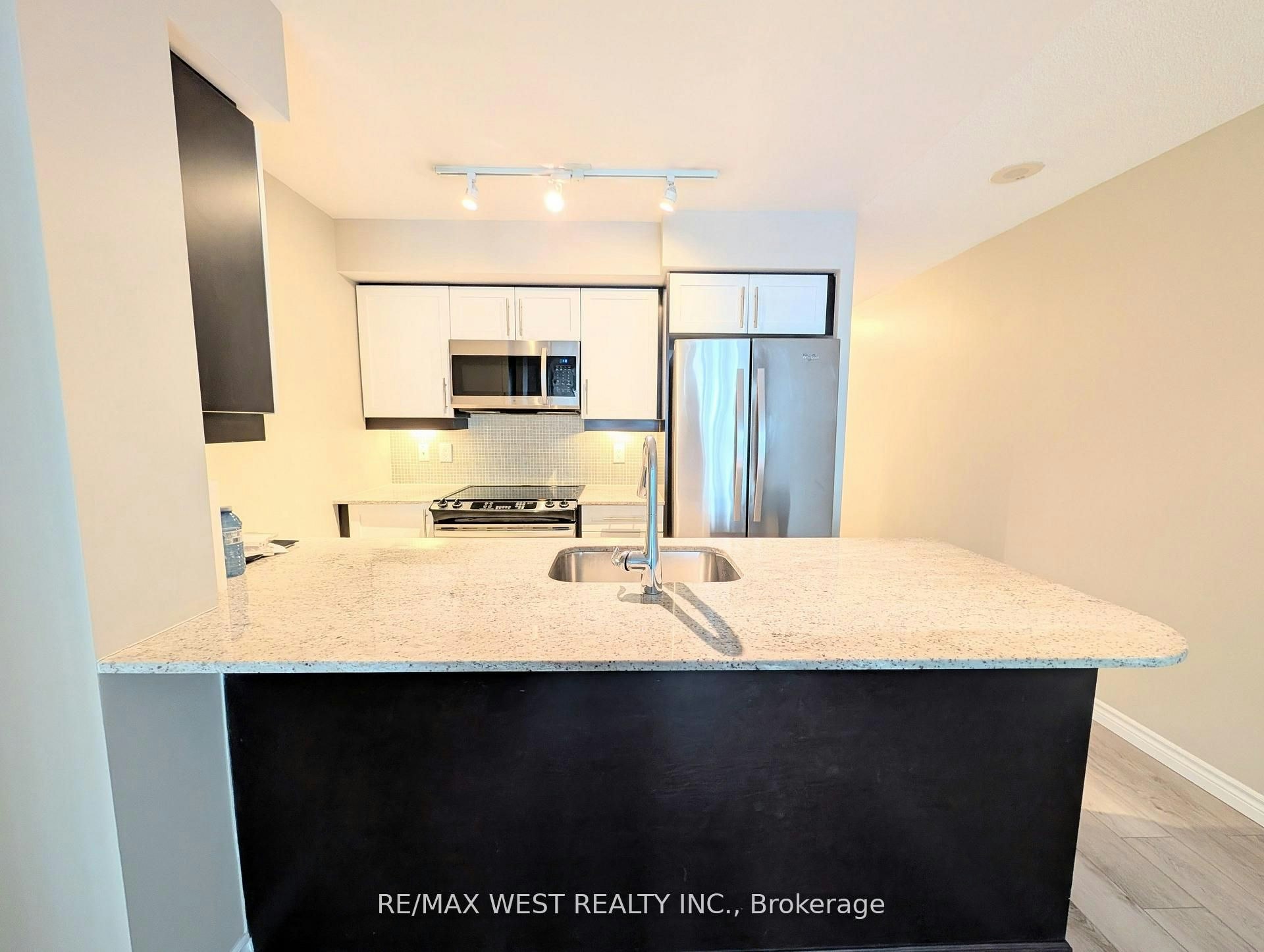342-38 Grand Magazine Street, Toronto, ON, M5V 0B1 - 3