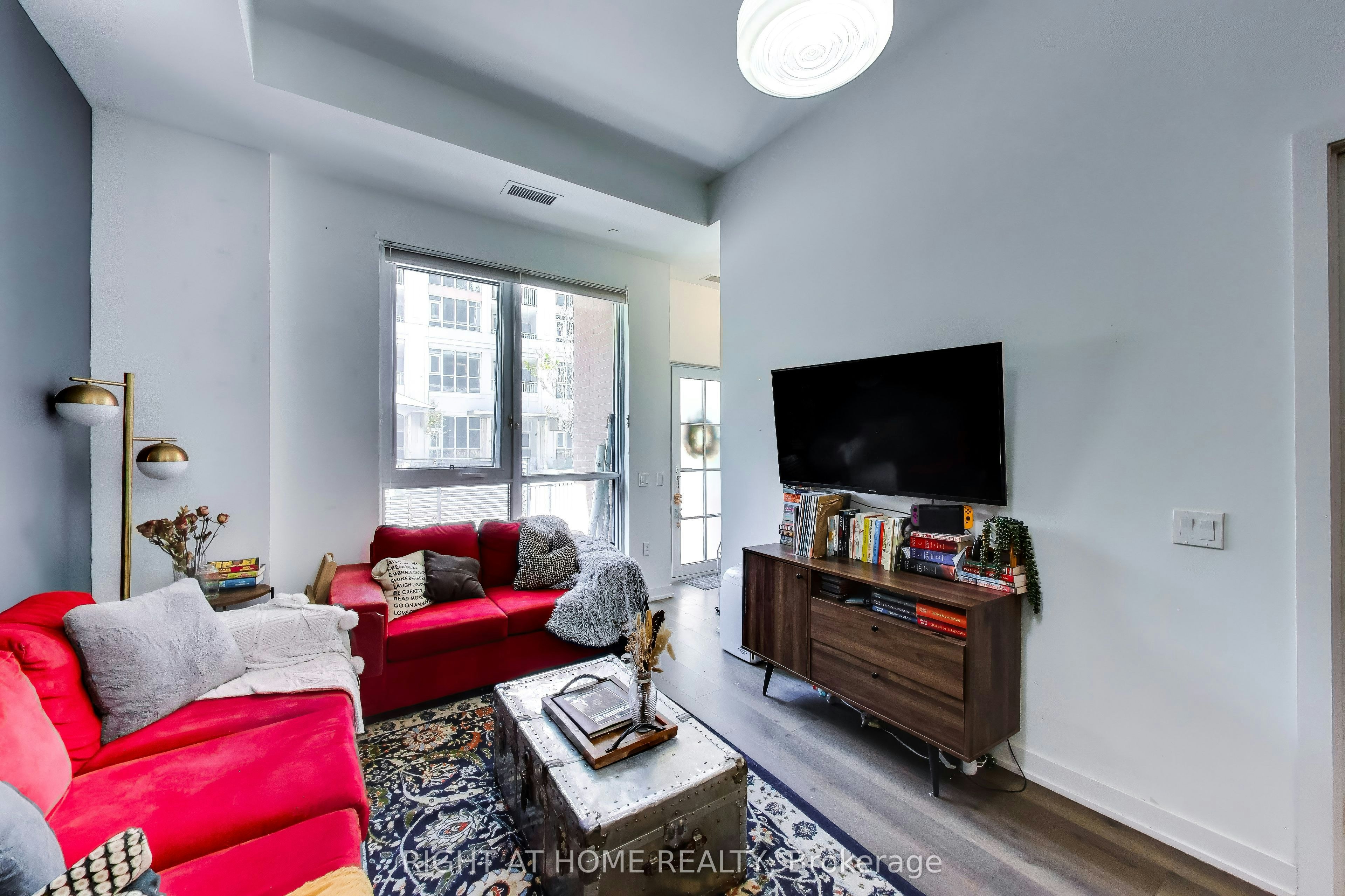 113-38 Iannuzzi Street, Toronto, ON, M5V 0S2 - 5