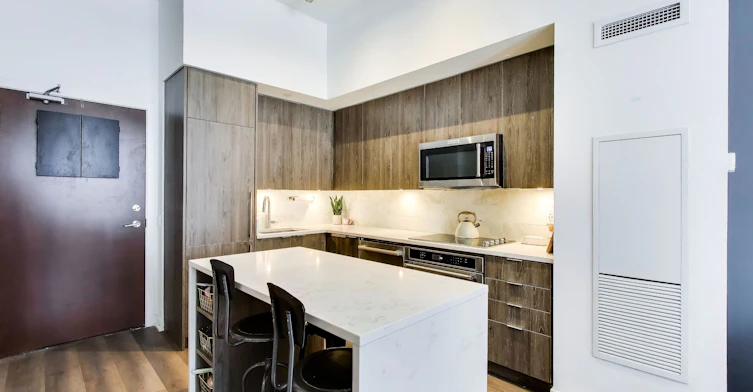 113-38 Iannuzzi Street, Toronto, ON, M5V 0S2 - 6