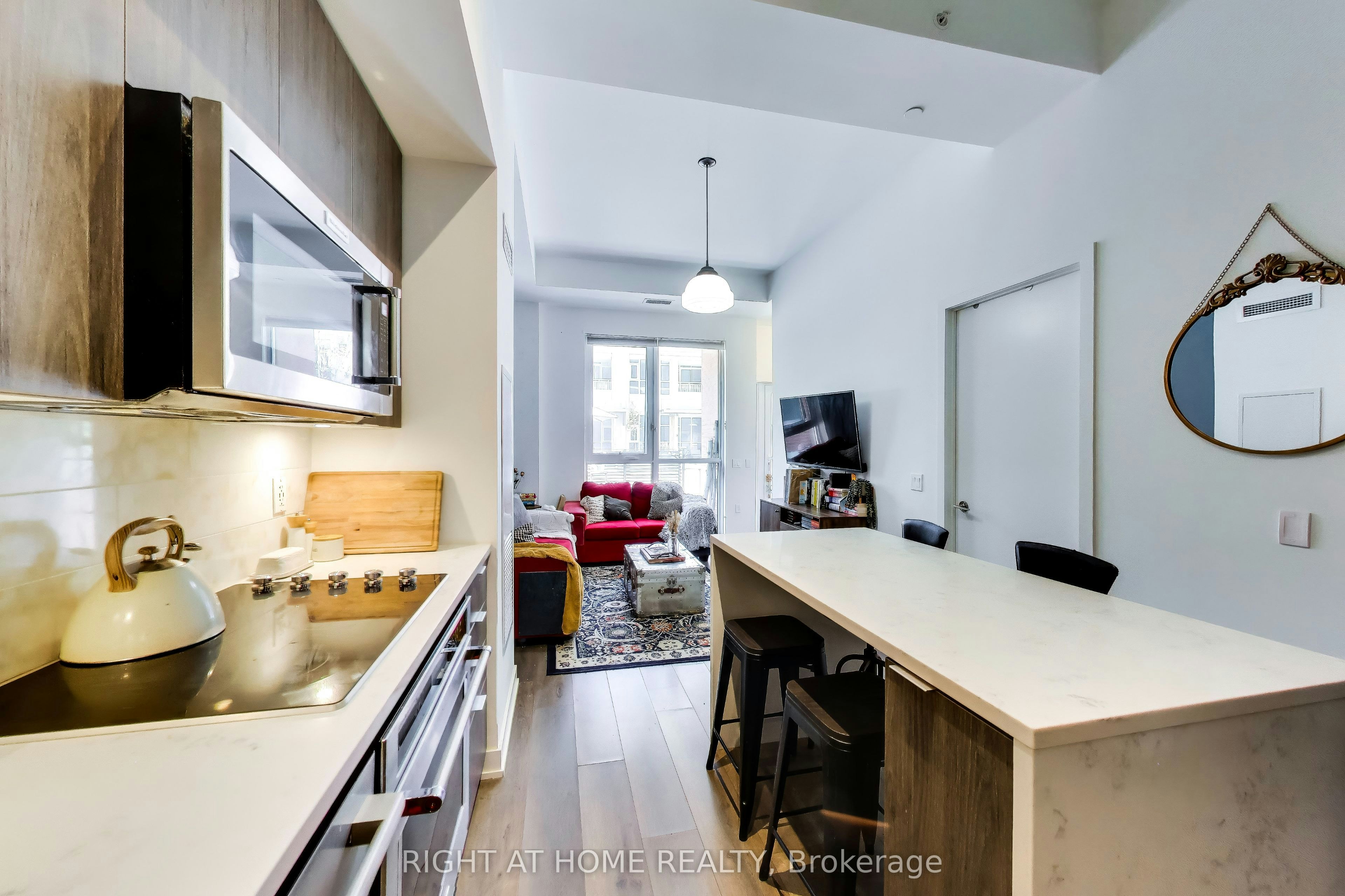 113-38 Iannuzzi Street, Toronto, ON, M5V 0S2 - 8