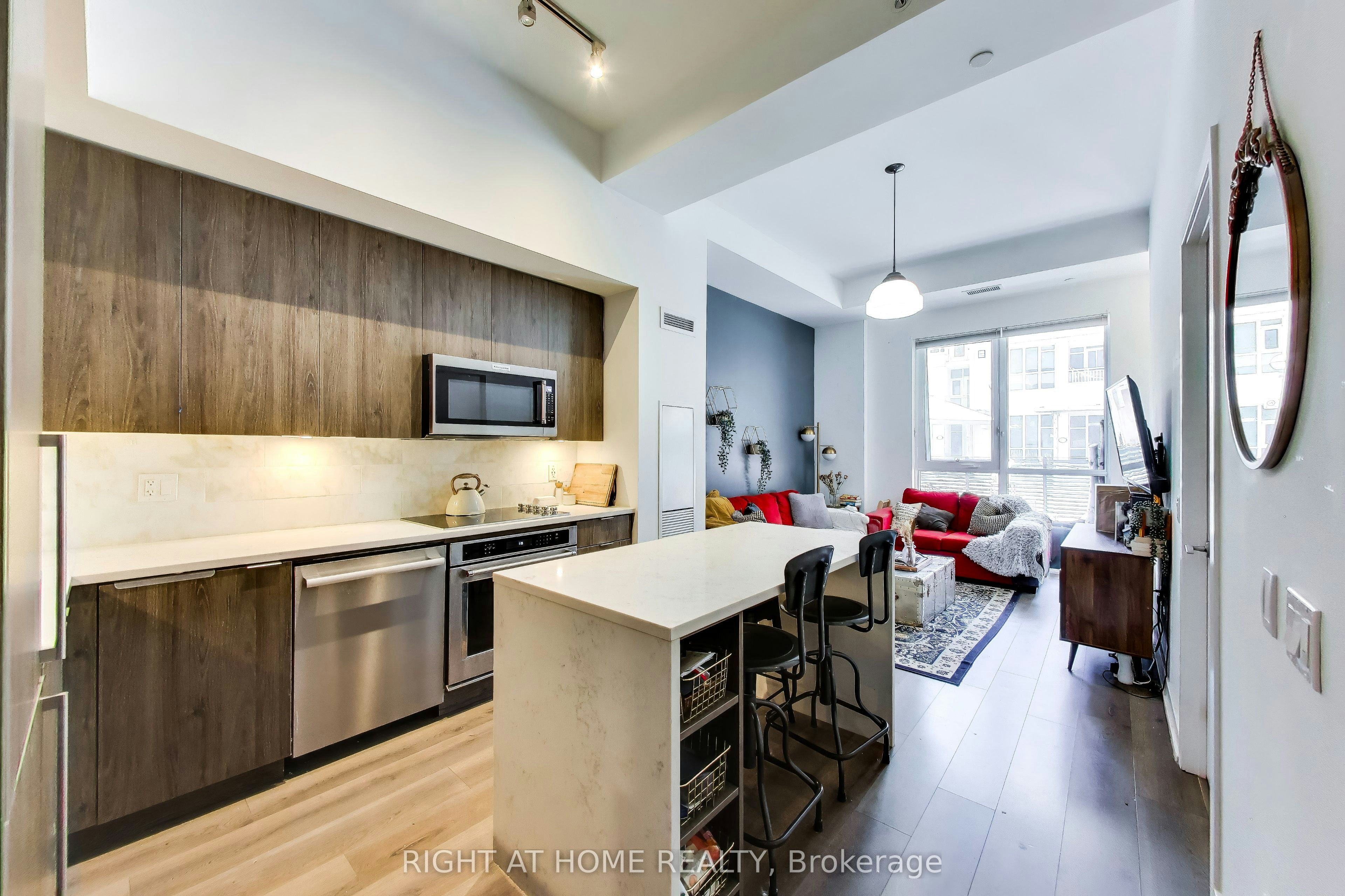 113-38 Iannuzzi Street, Toronto, ON, M5V 0S2 - 9