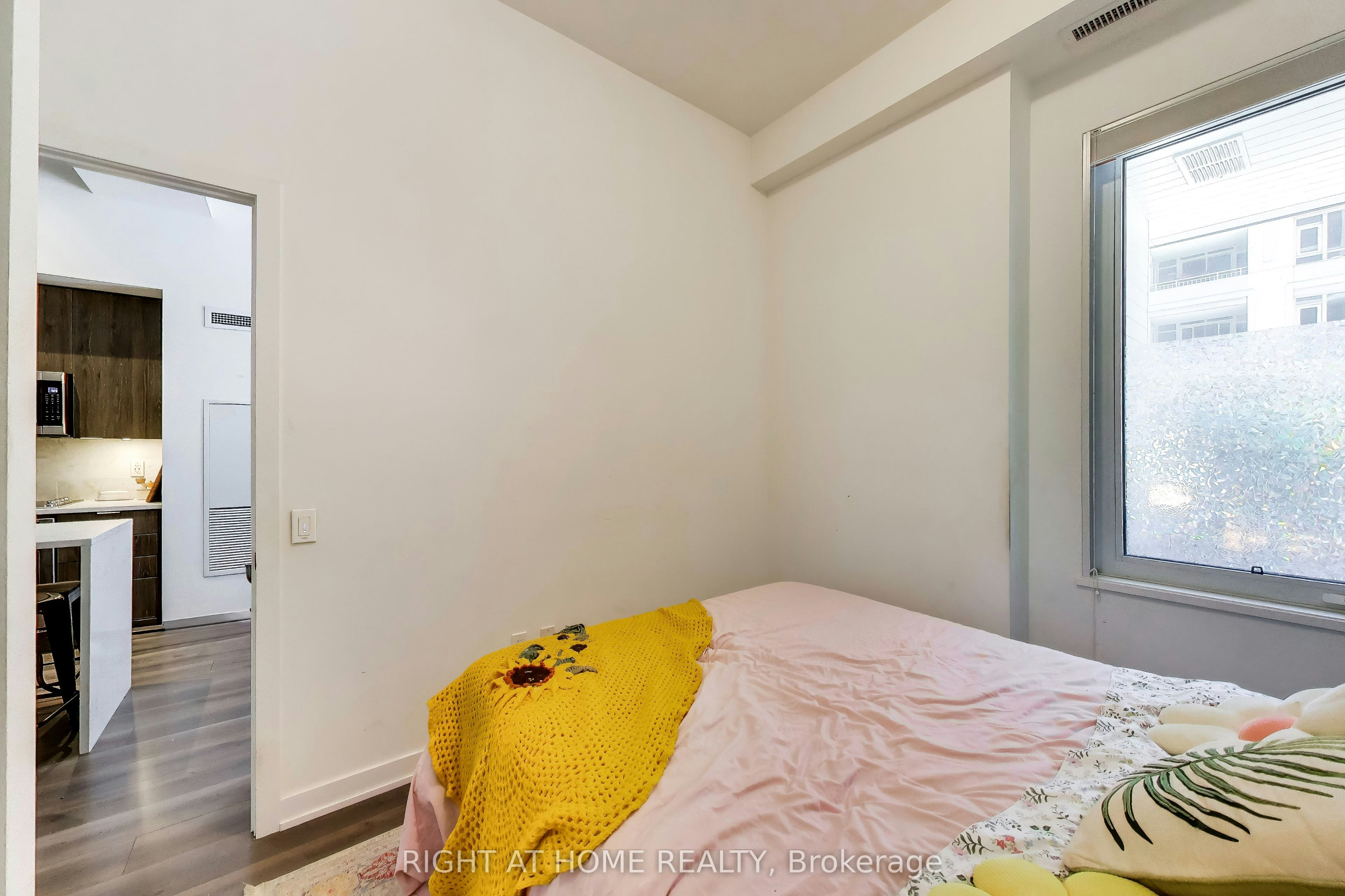 113-38 Iannuzzi Street, Toronto, ON, M5V 0S2 - 11