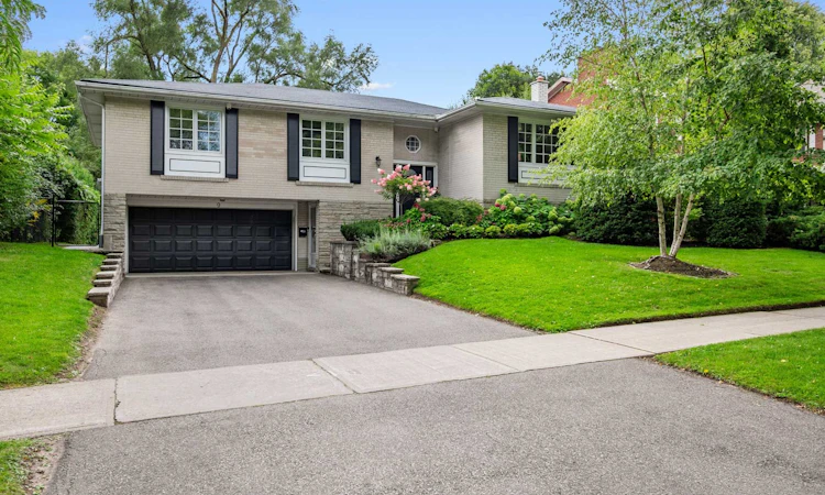 9 Danville Drive