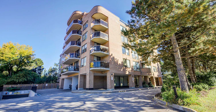 301-96 Fifeshire Road, Toronto, ON, M2L 2X9 - 2