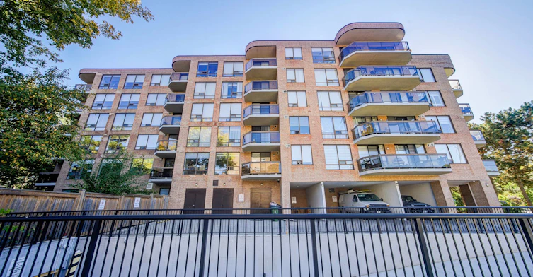 301-96 Fifeshire Road, Toronto, ON, M2L 2X9