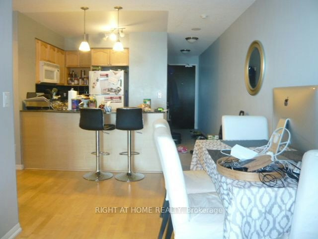 2807-18 Yonge Street, Toronto, ON, M5E 1Z8 - 7