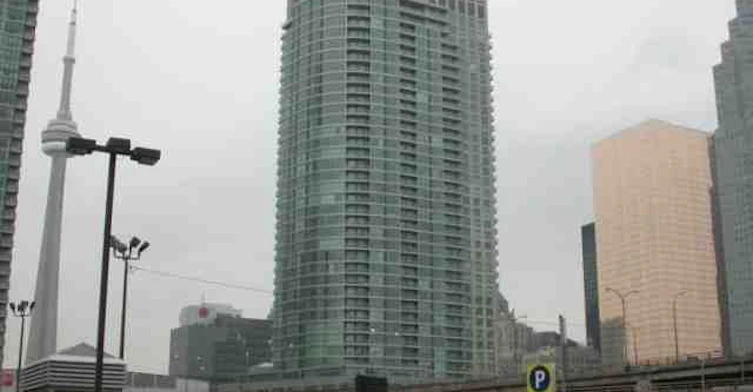 2807-18 Yonge Street, Toronto, ON, M5E 1Z8