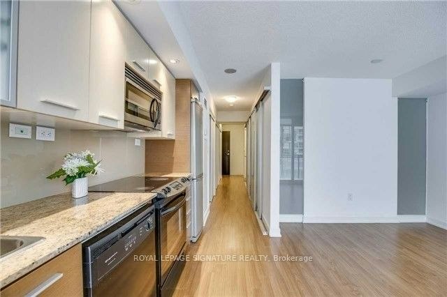 623-8 Telegram Mews, Toronto, ON, M5V 3Z5 - 3