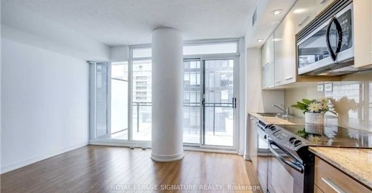 623-8 Telegram Mews, Toronto, ON, M5V 3Z5 - 2