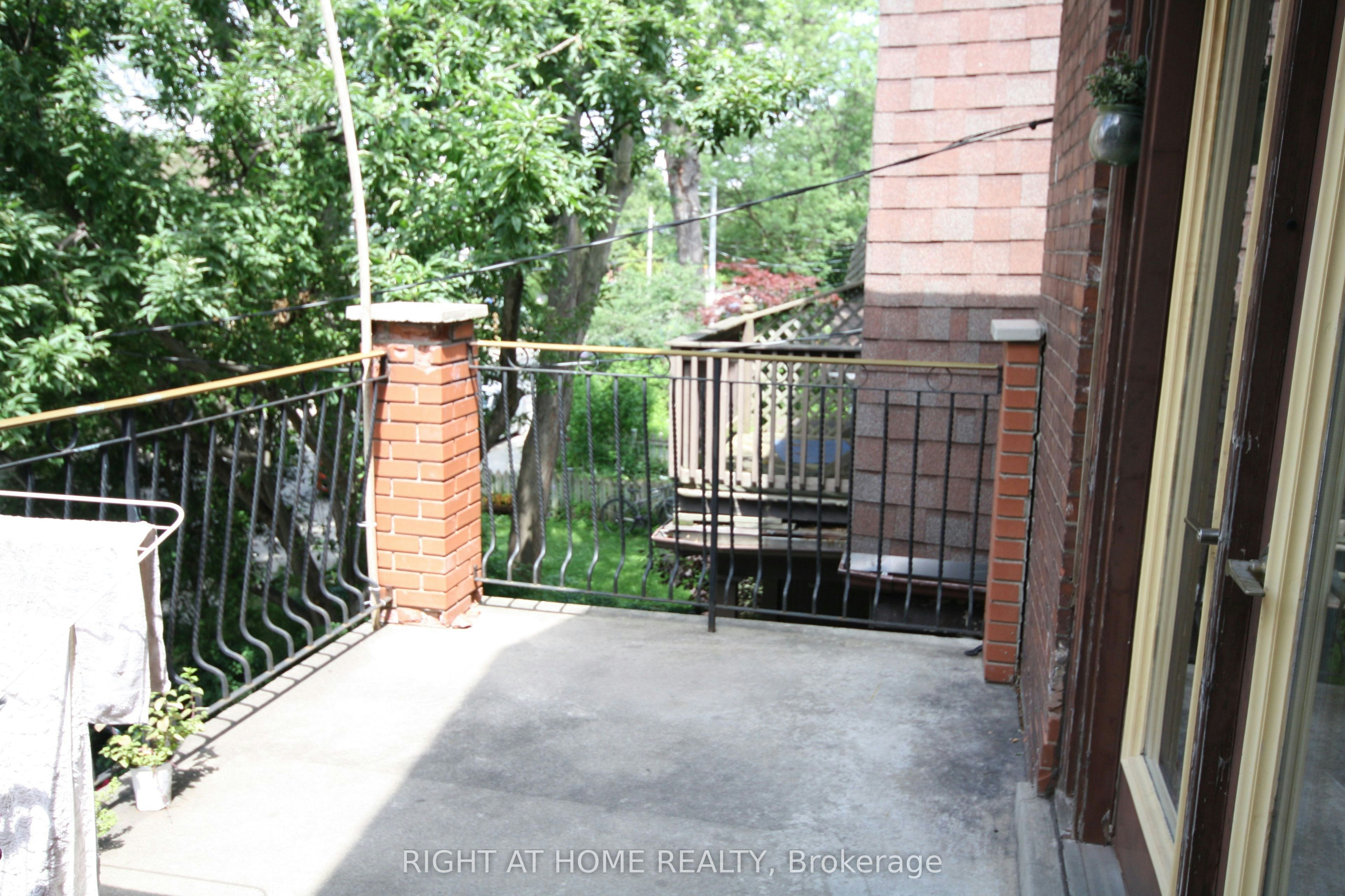Apt A-483 Manning Avenue, Toronto, ON, M6G 2V8 - 10