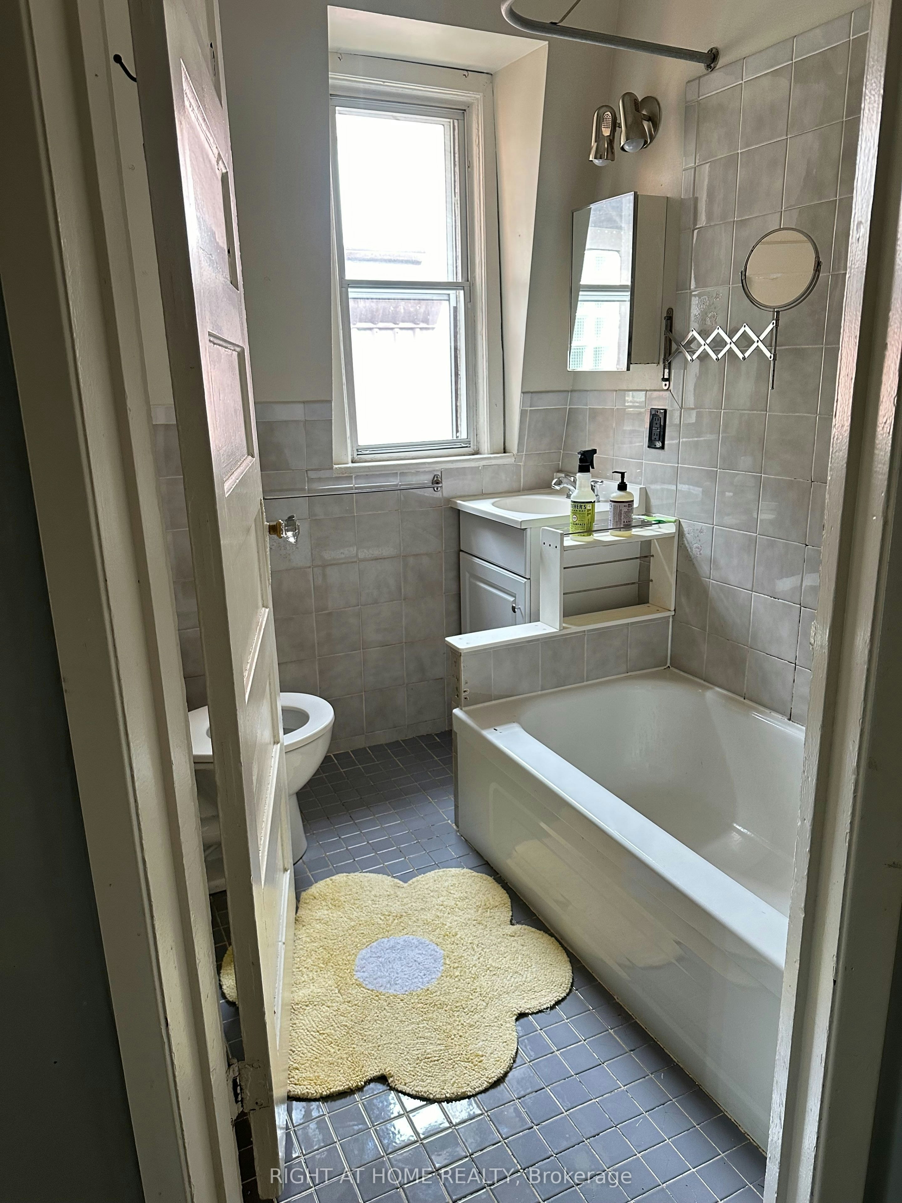 Apt A-483 Manning Avenue, Toronto, ON, M6G 2V8 - 8
