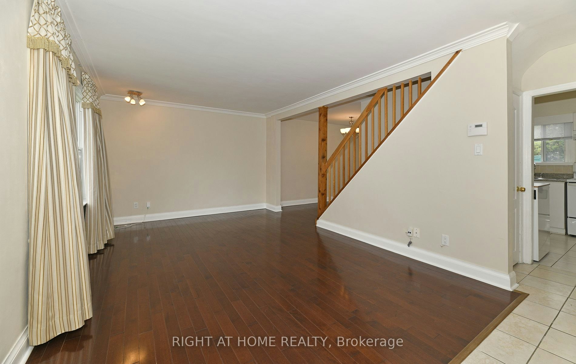 234 Poyntz Avenue, Toronto, ON, M2N 1J7 - 4