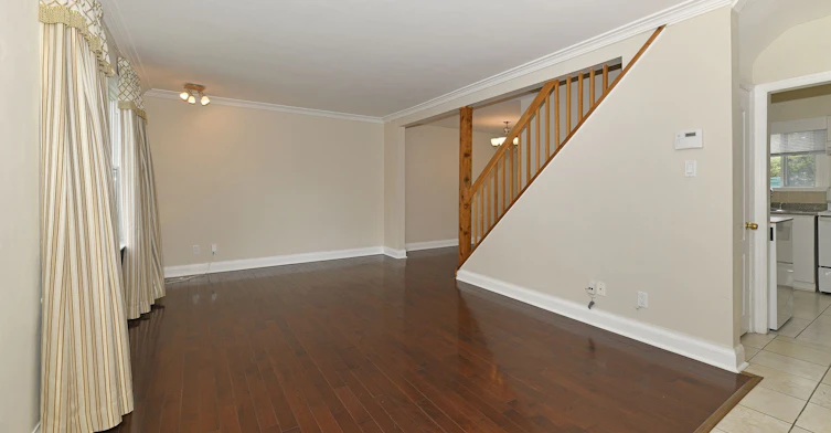 234 Poyntz Avenue, Toronto, ON, M2N 1J7 - 4