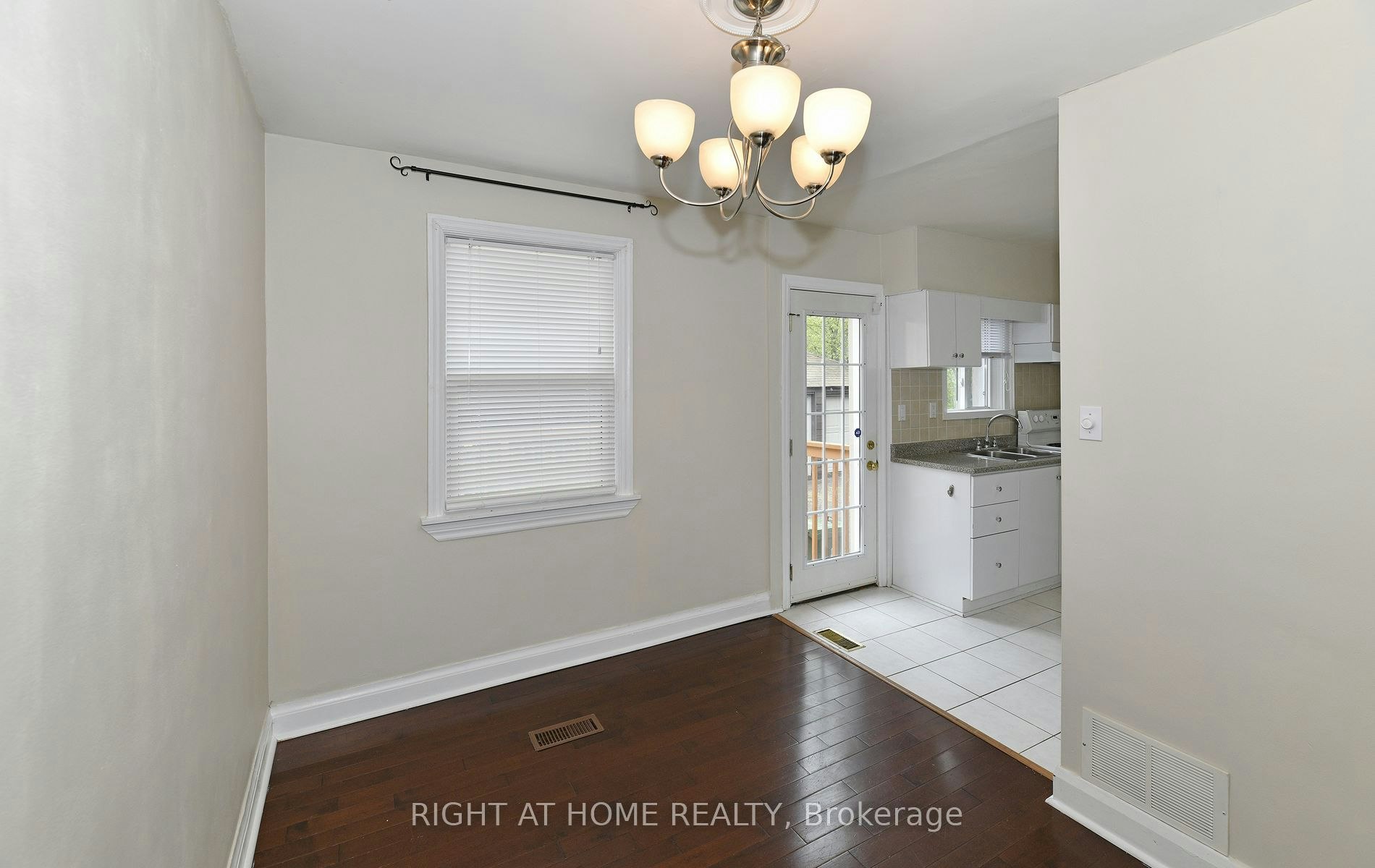 234 Poyntz Avenue, Toronto, ON, M2N 1J7 - 5