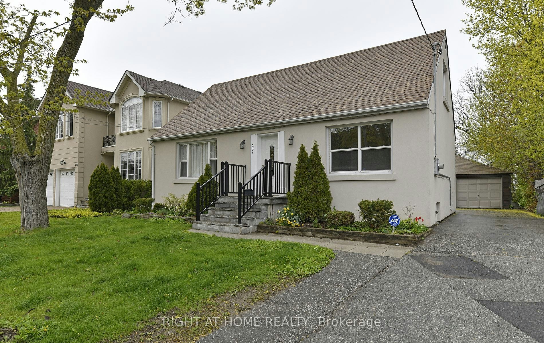 234 Poyntz Avenue, Toronto, ON, M2N 1J7