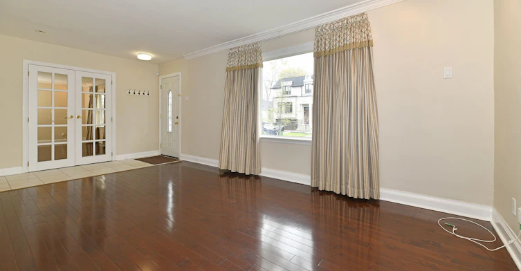 234 Poyntz Avenue, Toronto, ON, M2N 1J7 - 2