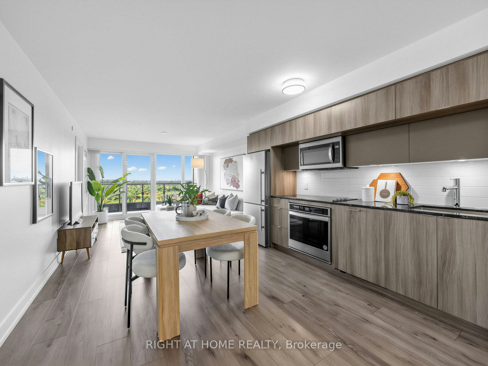 2423-585 Bloor Street E, Toronto, ON, M4W 0B3