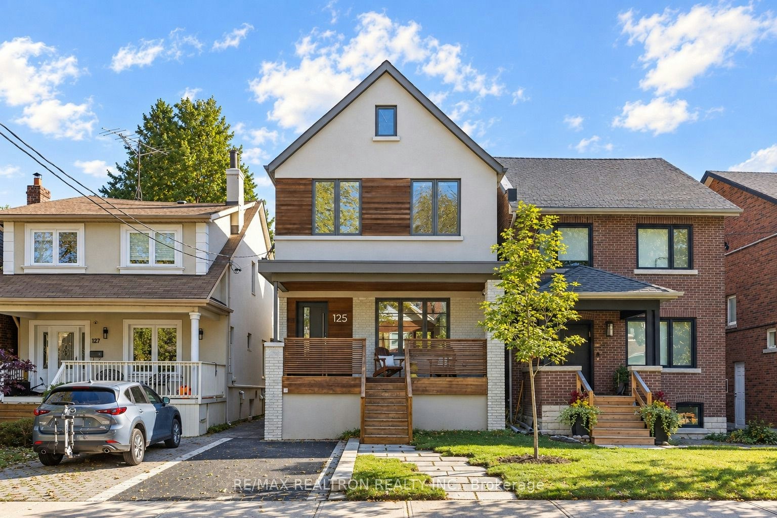 125 Pinewood Avenue, Toronto, ON, M6C 2V4