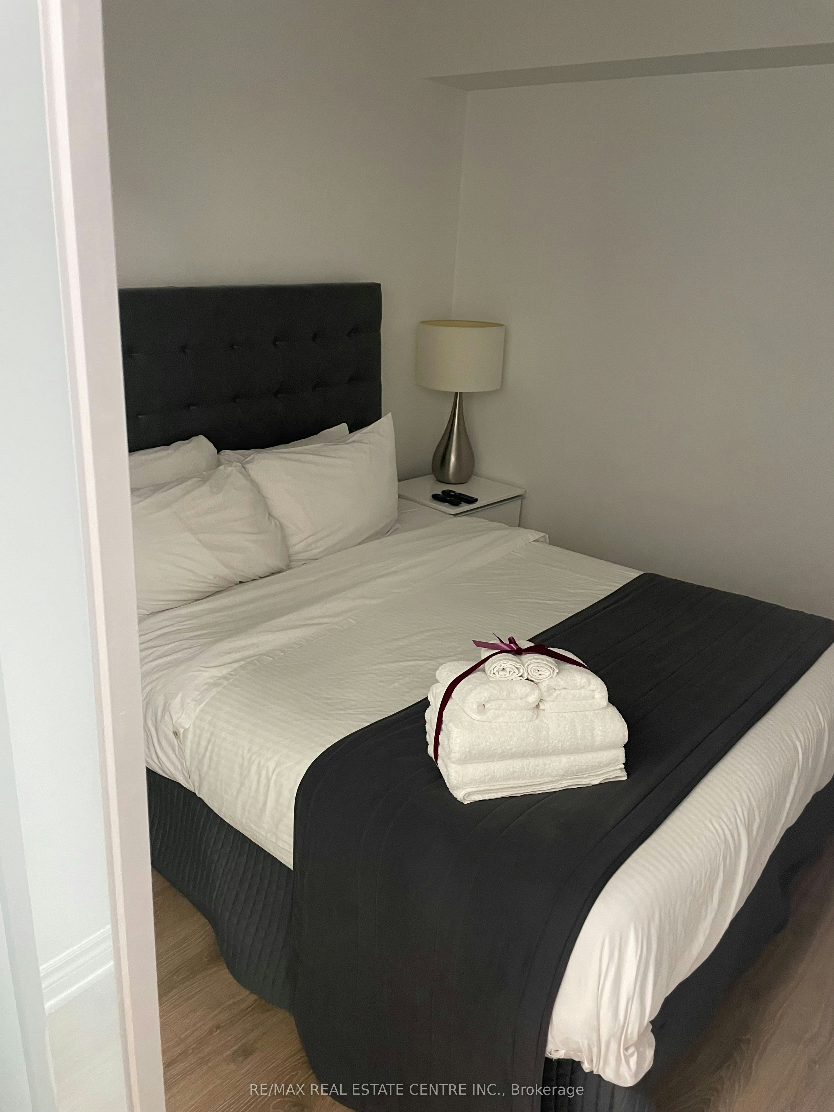 724-386 Yonge Street, Toronto, ON, M5B 0A5 - 3