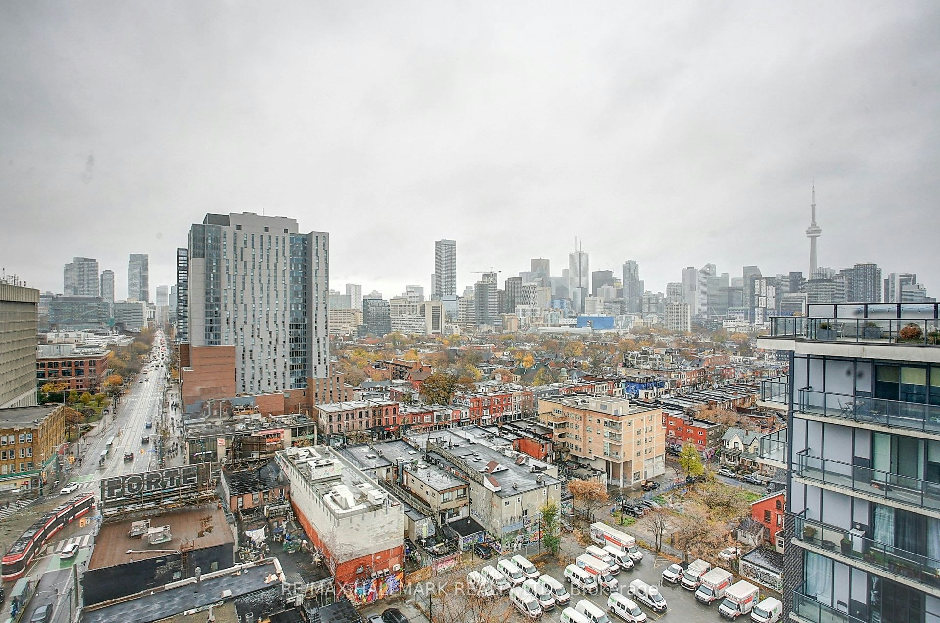 1608-297 College Street, Toronto, ON, M5T 0C2 - 9