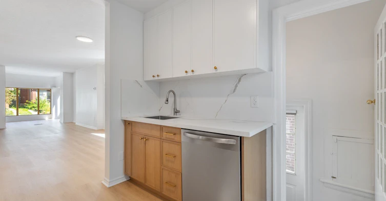 38 Henning Avenue, Toronto, ON, M4R 1X7 - 13