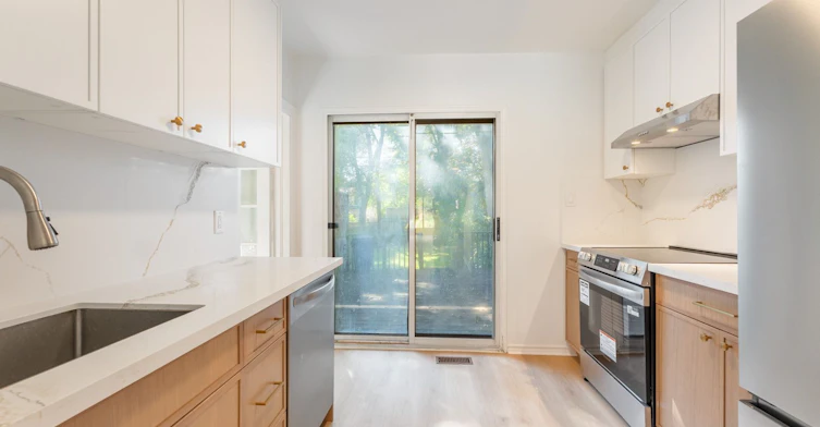 38 Henning Avenue, Toronto, ON, M4R 1X7 - 27