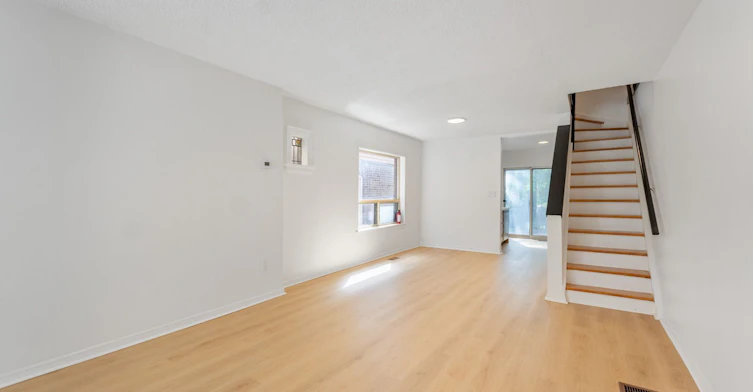 38 Henning Avenue, Toronto, ON, M4R 1X7 - 6