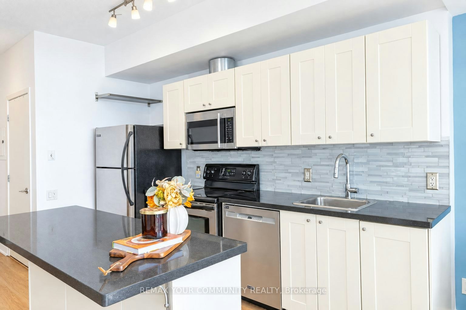 1105-33 Mill Street, Toronto, ON, M5A 3R3 - 5