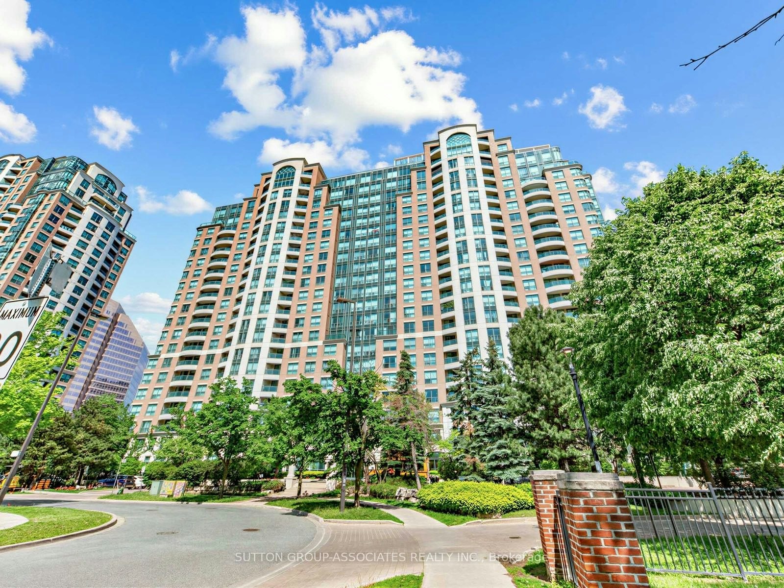 1706-23 Lorraine Drive, Toronto, ON, M2N 6Z6
