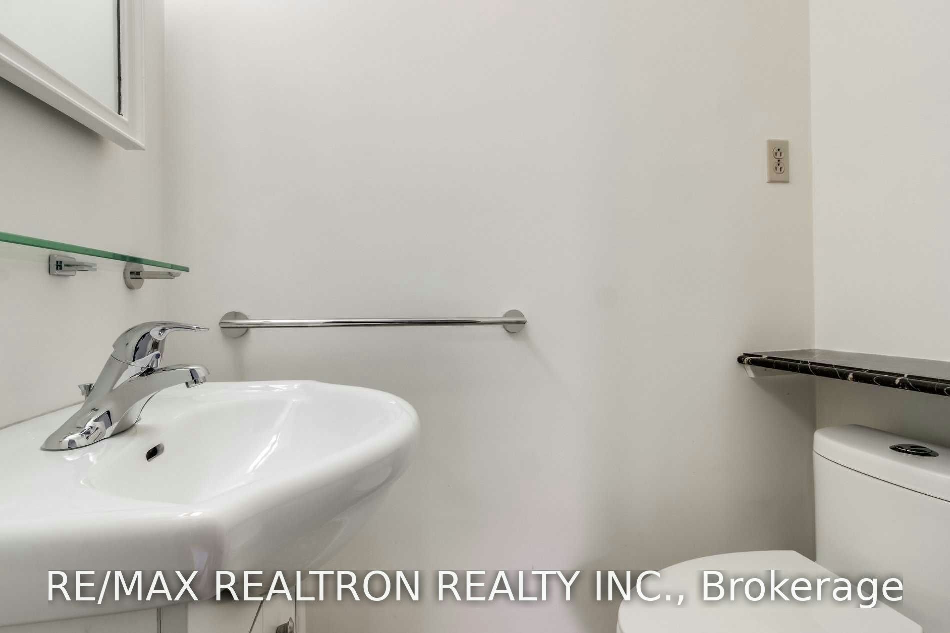 Upper-4 Hillholm Road, Toronto, ON, M5P 1M2 - 28