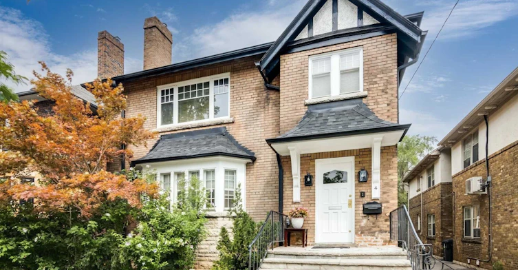 Upper-4 Hillholm Road, Toronto, ON, M5P 1M2 - 2