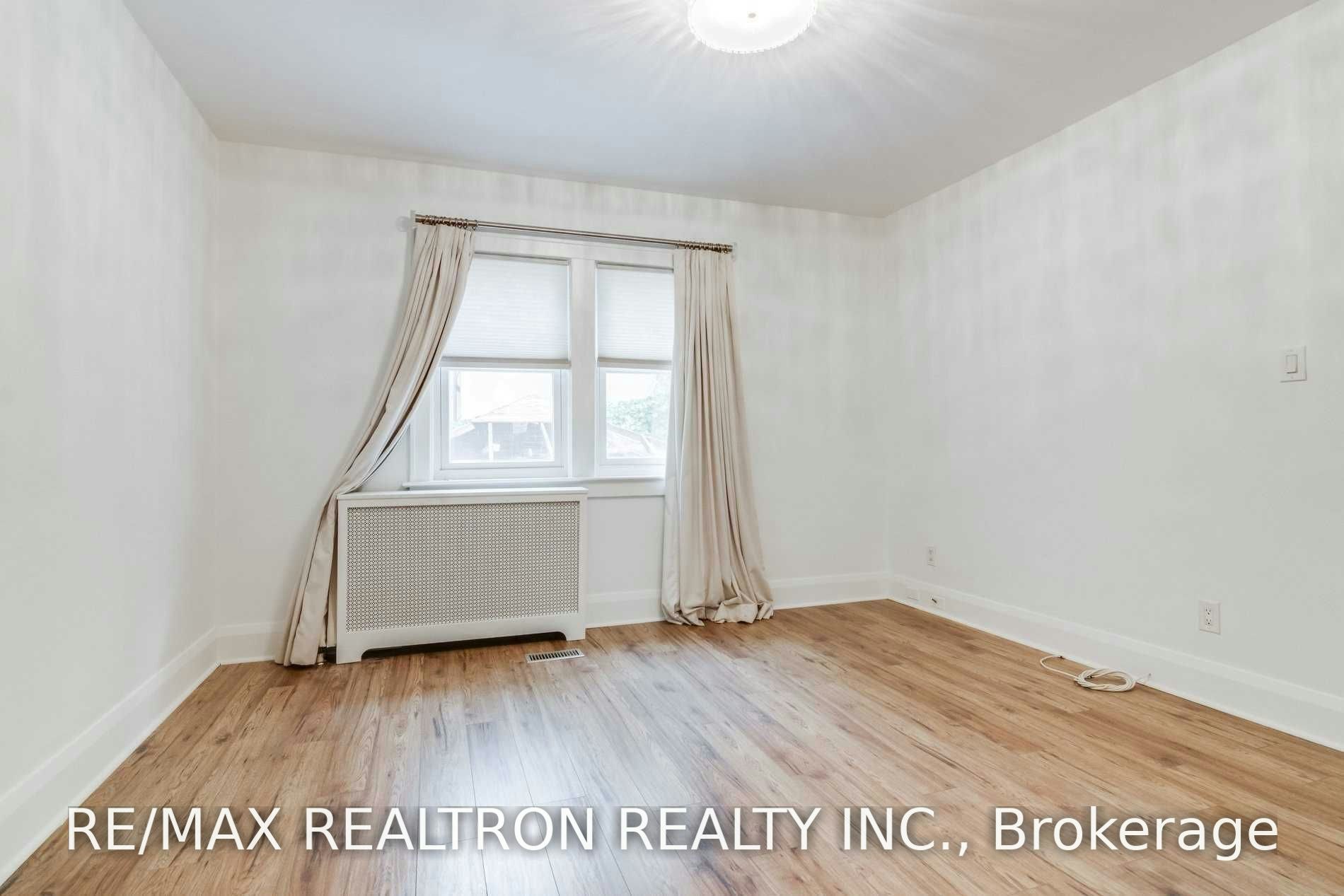 Upper-4 Hillholm Road, Toronto, ON, M5P 1M2 - 27