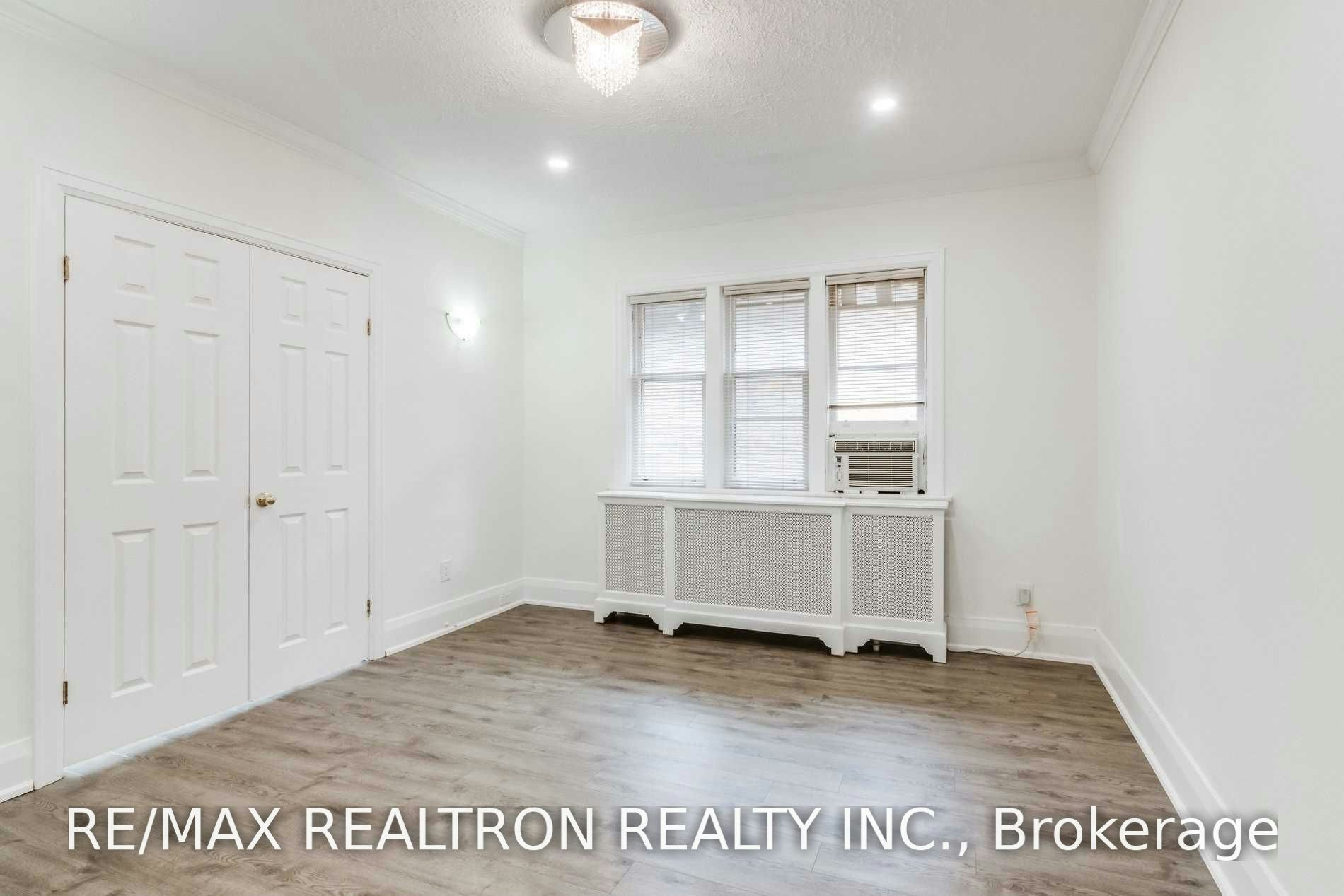 Upper-4 Hillholm Road, Toronto, ON, M5P 1M2 - 18