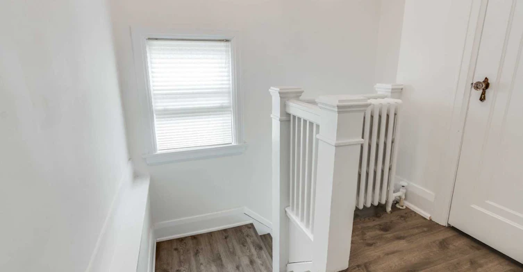 Upper-4 Hillholm Road, Toronto, ON, M5P 1M2 - 5