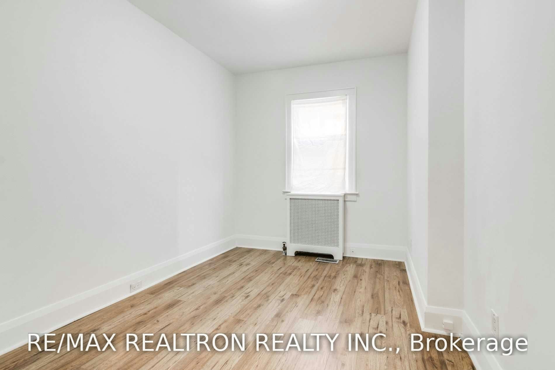 Upper-4 Hillholm Road, Toronto, ON, M5P 1M2 - 32