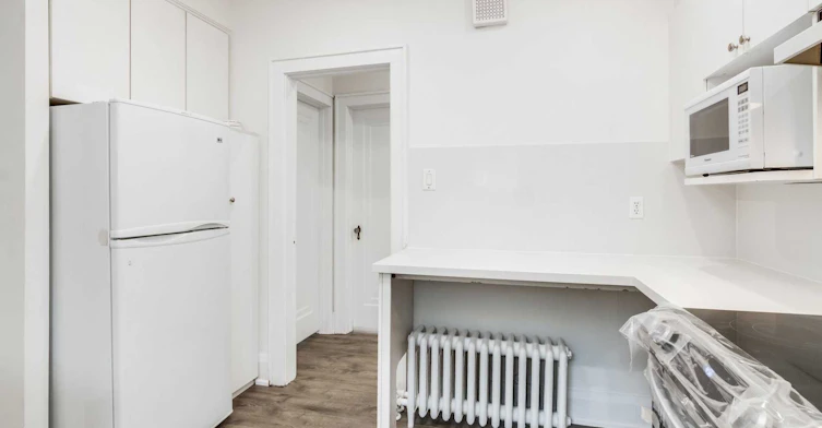 Upper-4 Hillholm Road, Toronto, ON, M5P 1M2 - 16