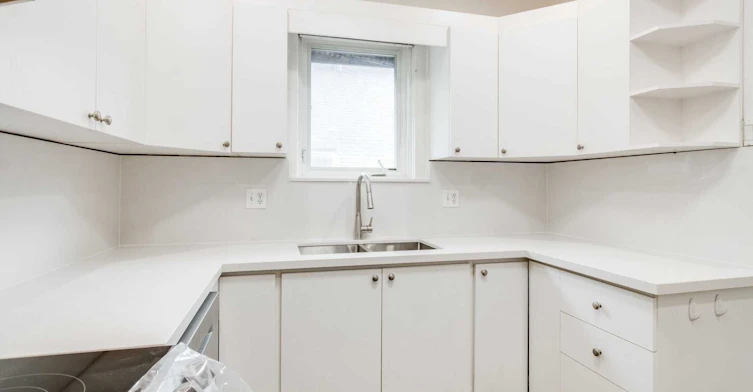 Upper-4 Hillholm Road, Toronto, ON, M5P 1M2 - 15
