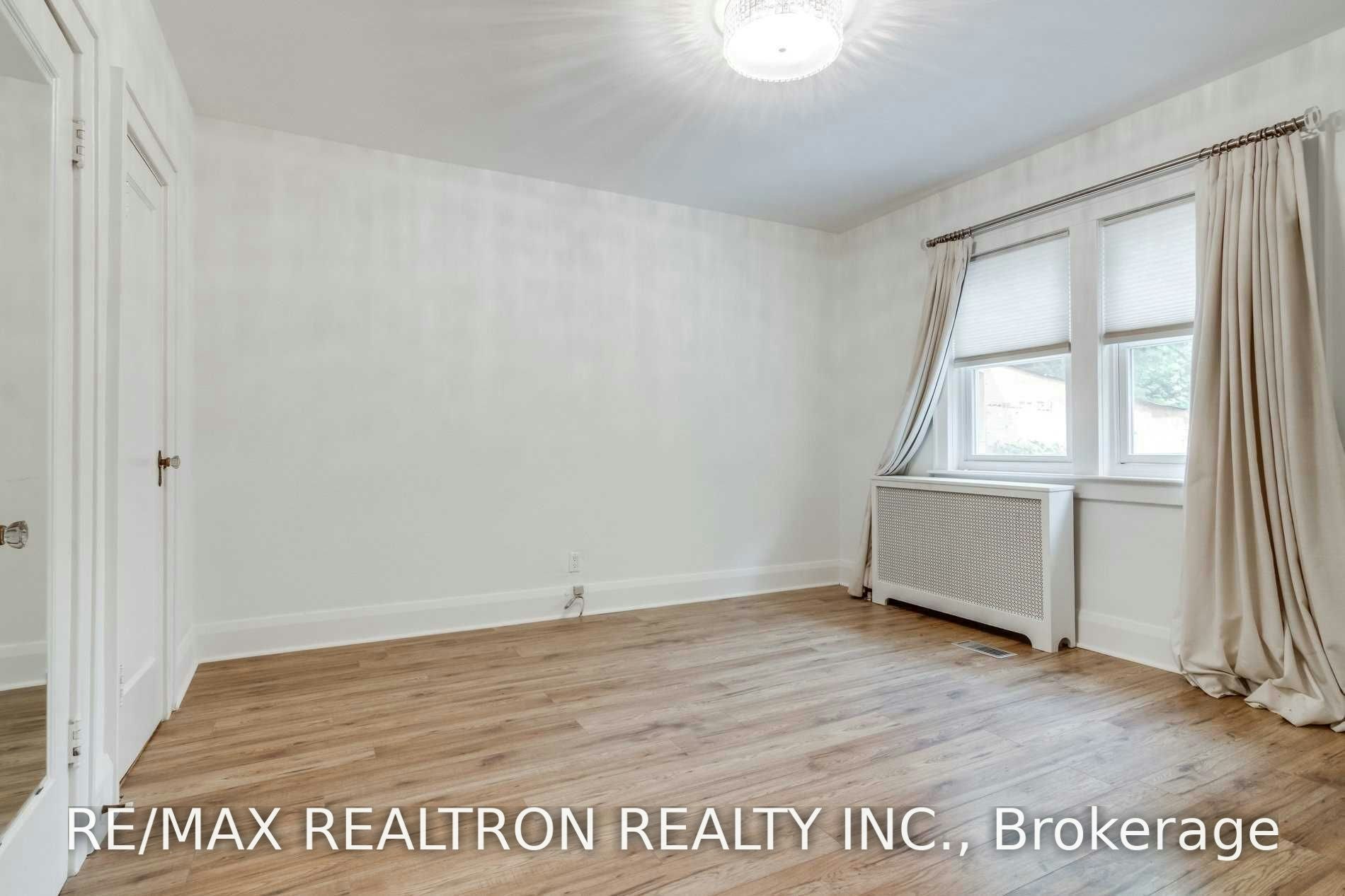 Upper-4 Hillholm Road, Toronto, ON, M5P 1M2 - 26