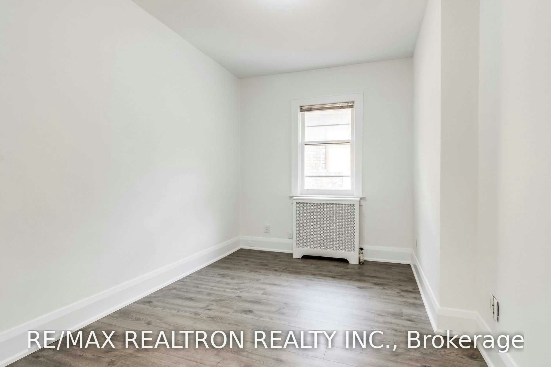 Upper-4 Hillholm Road, Toronto, ON, M5P 1M2 - 19