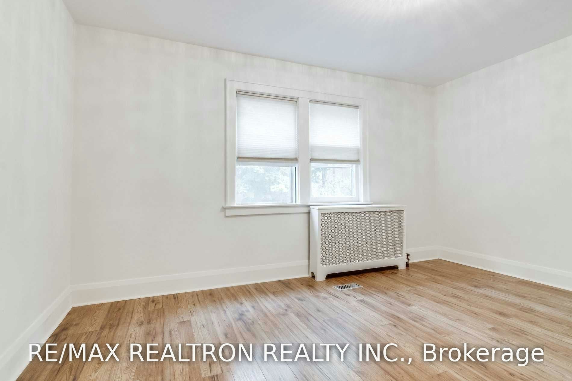 Upper-4 Hillholm Road, Toronto, ON, M5P 1M2 - 30